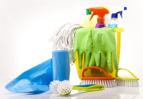 Expert spot cleaning for delicate rugs in Harrow On The Hill